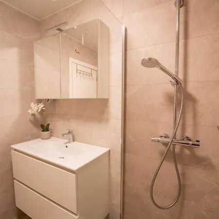 Apartment Athene 002 With Parking By Interhome *